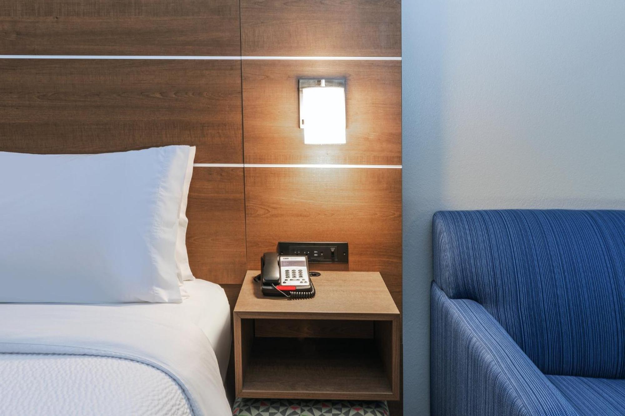 Holiday Inn Express & Suites Sulphur - Lake Charles By Ihg Экстерьер фото