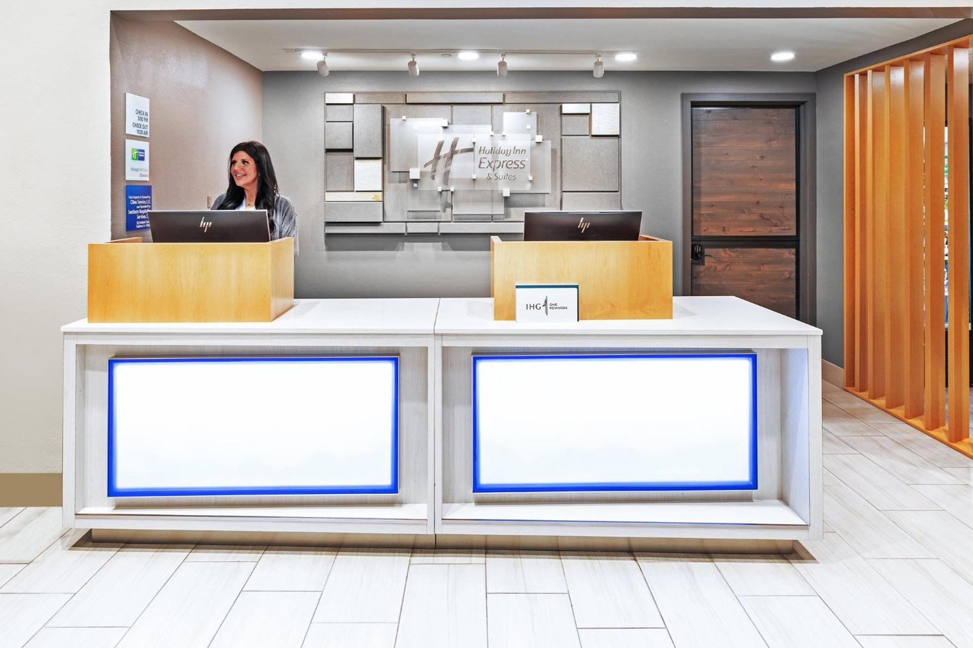 Holiday Inn Express & Suites Sulphur - Lake Charles By Ihg Экстерьер фото
